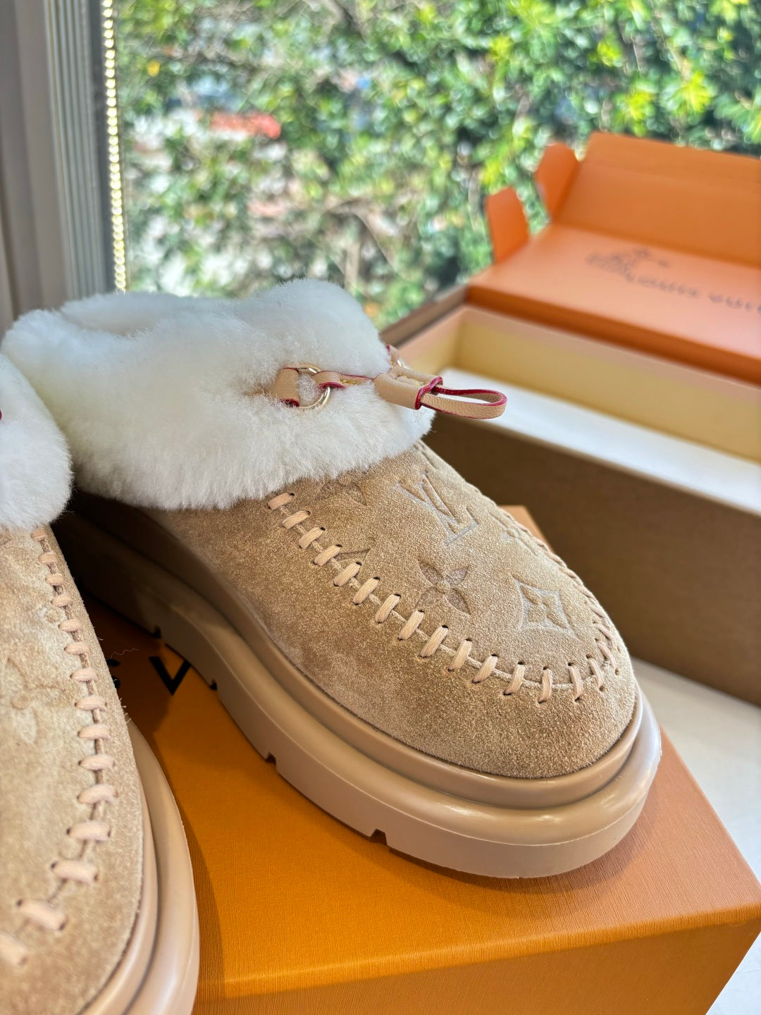 Louis Vuitton Slipper