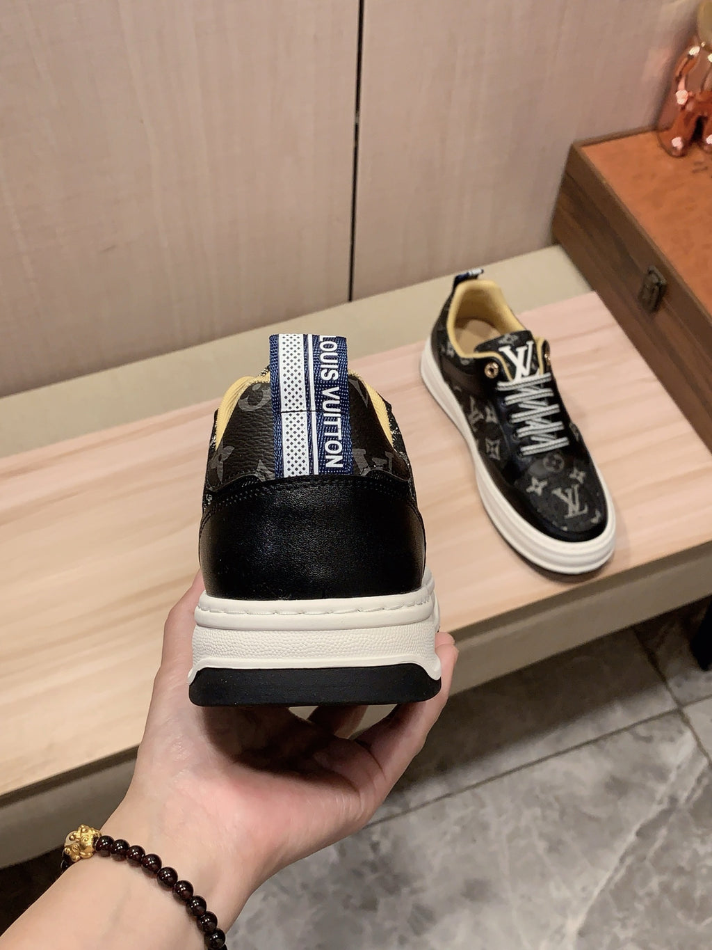 Louis Vuitton Sneaker