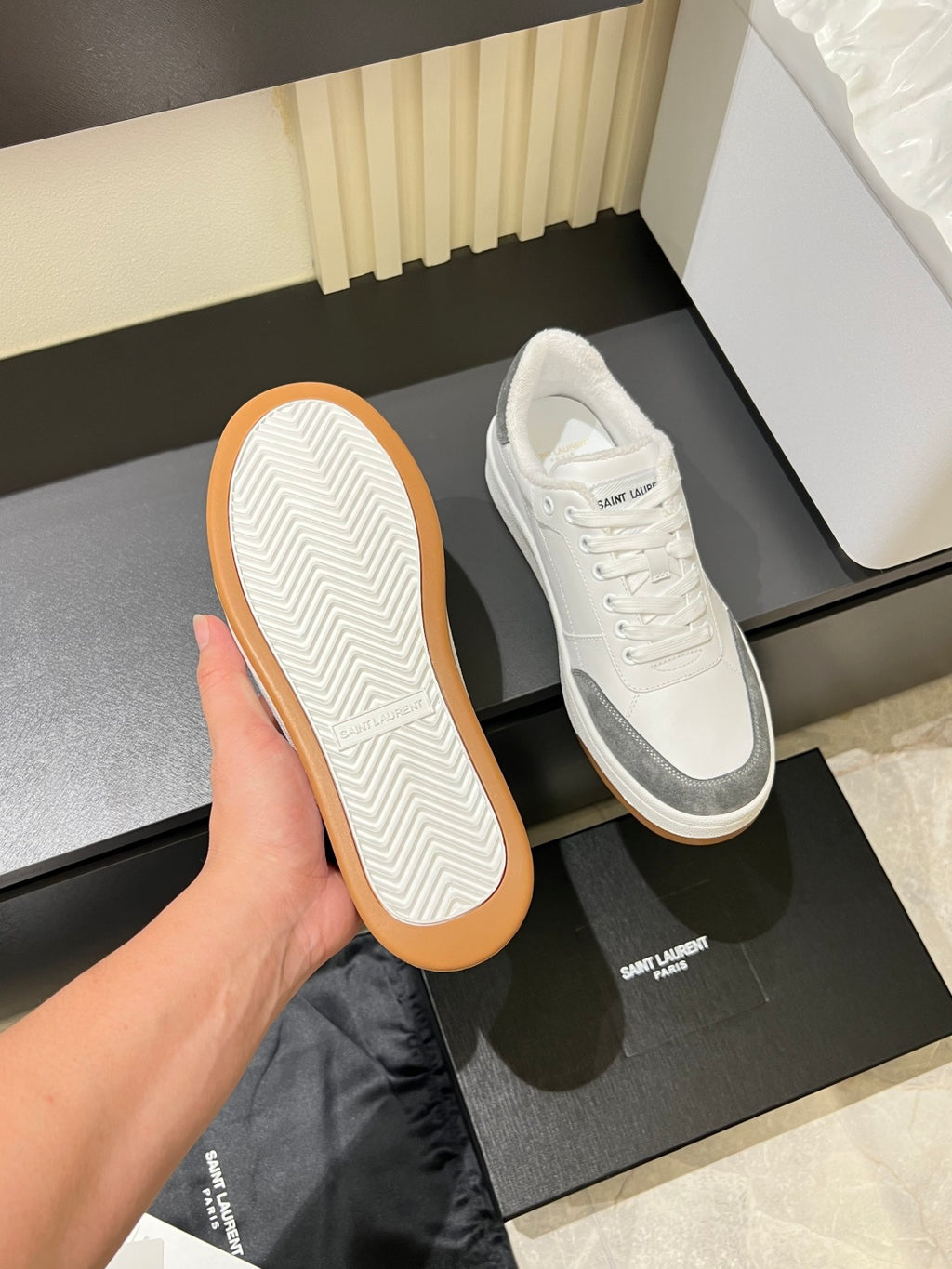 Yves Saint Laurent Sneaker