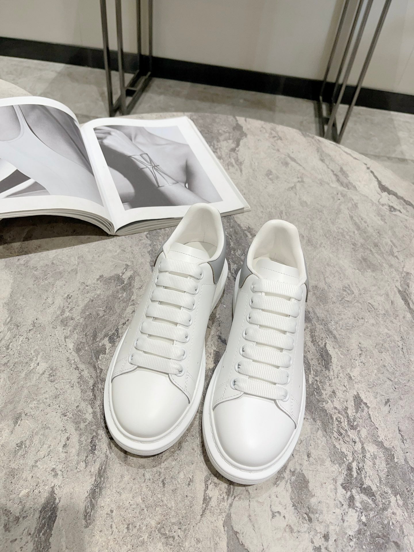 Alexander McQueen Sneaker