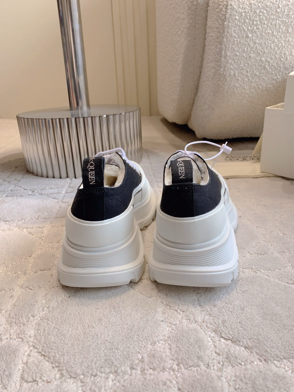 Alexander McQueen Sneaker (Kürklü)