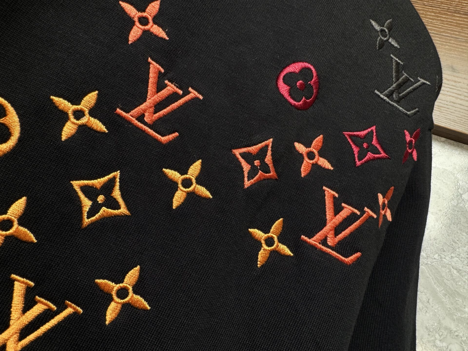Louis Vuitton Tshirt