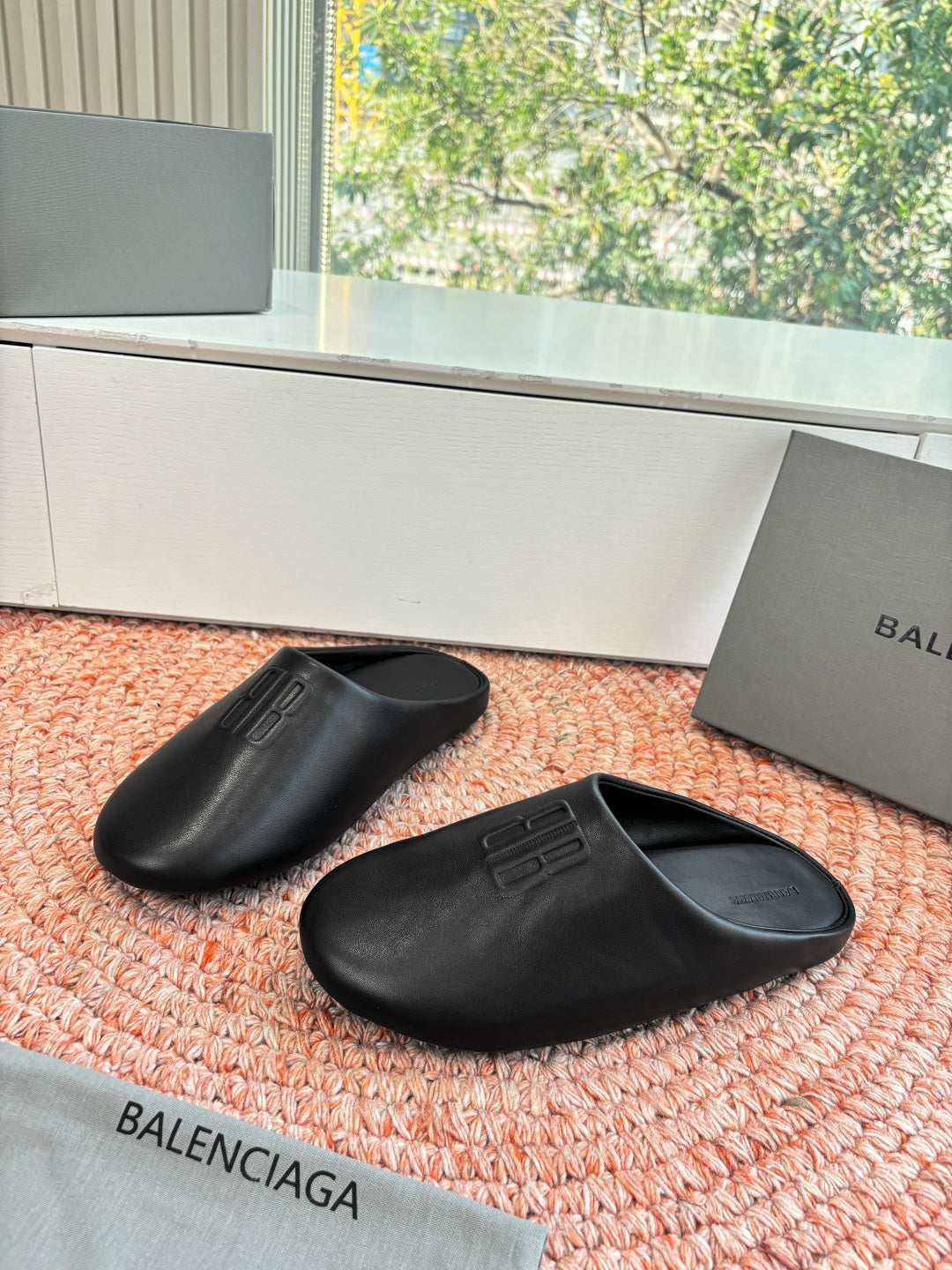 Balenciaga Slipper