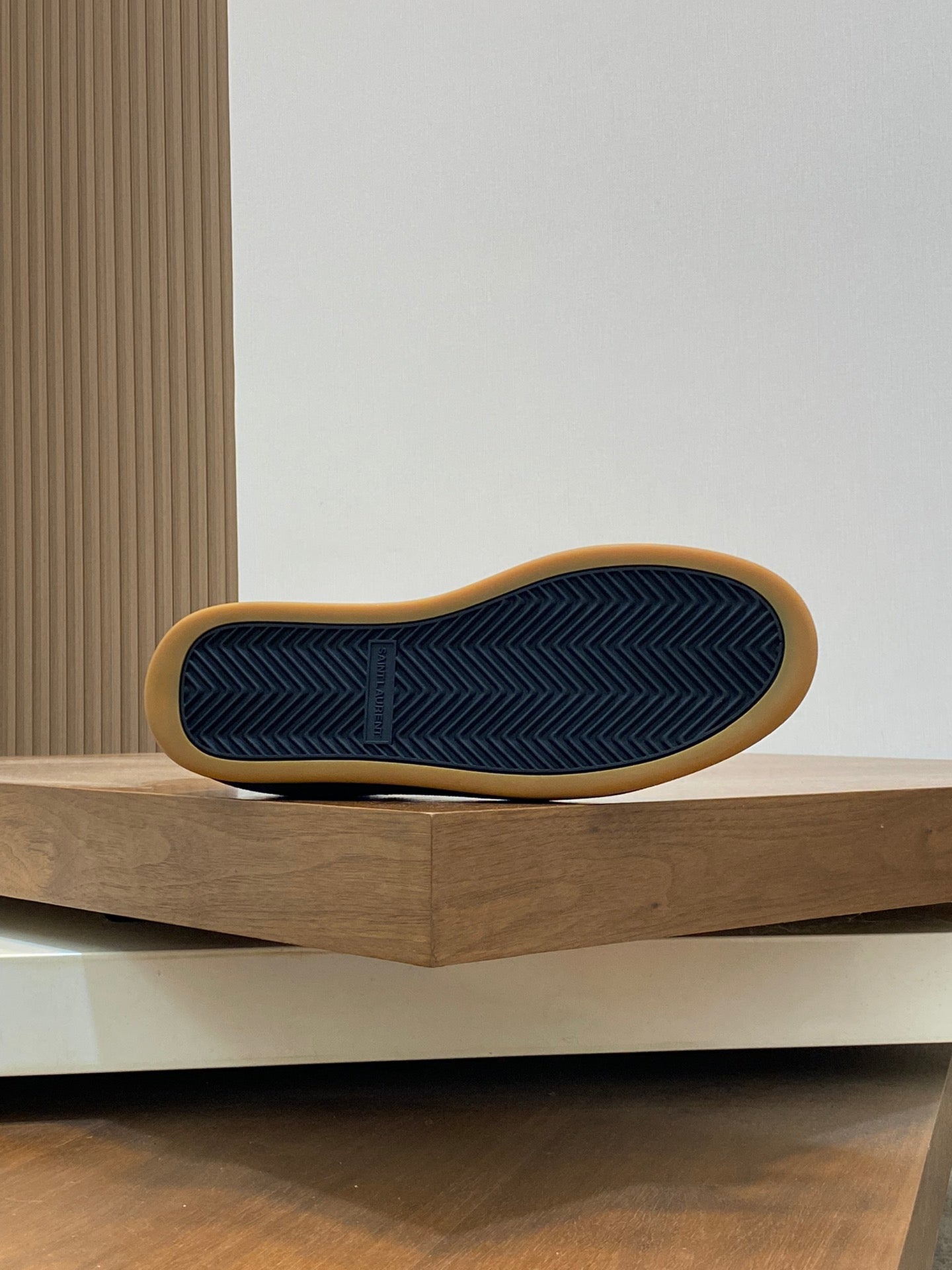 Yves Saint Laurent Sneaker