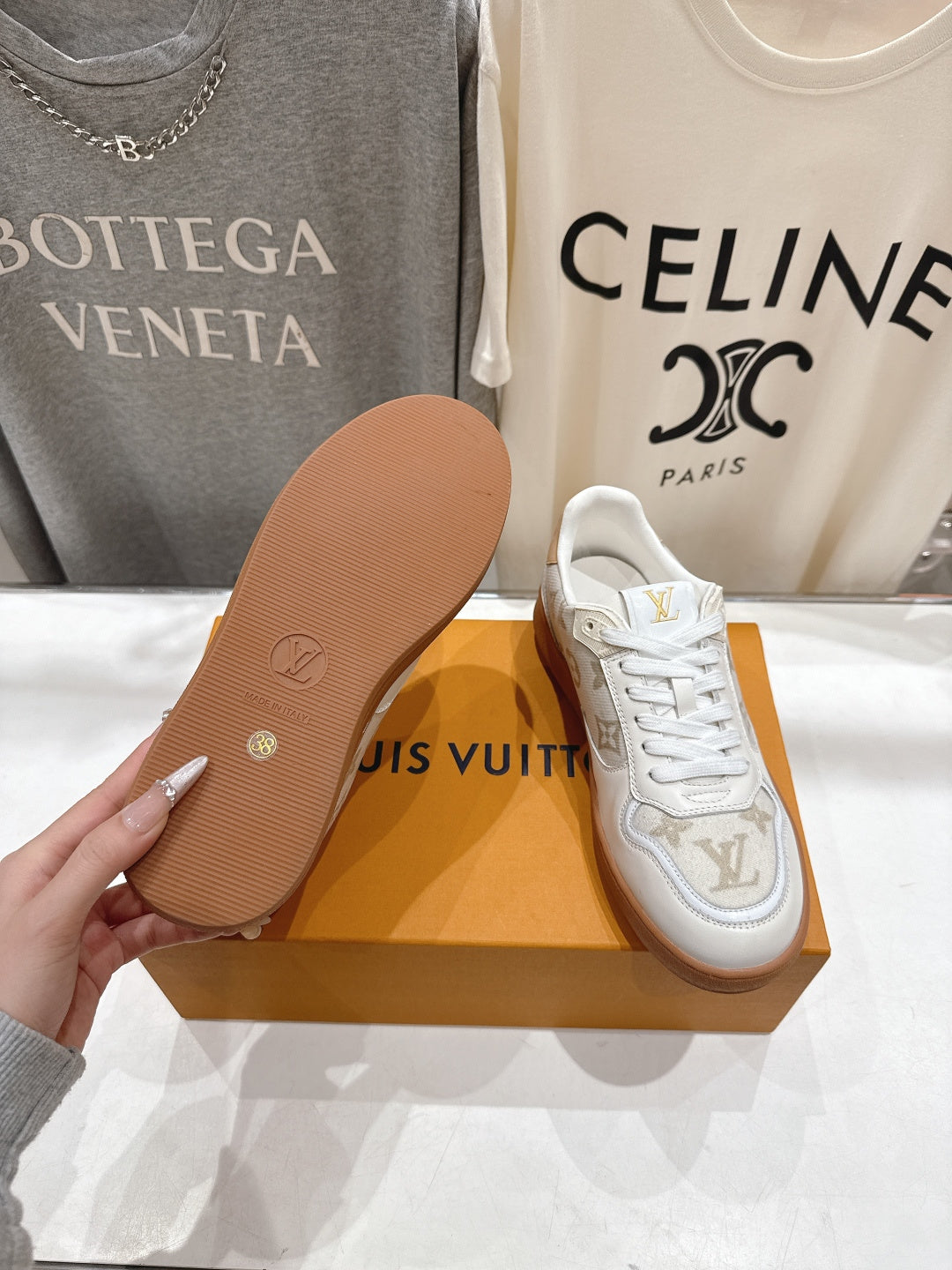 Louis Vuitton Sneaker