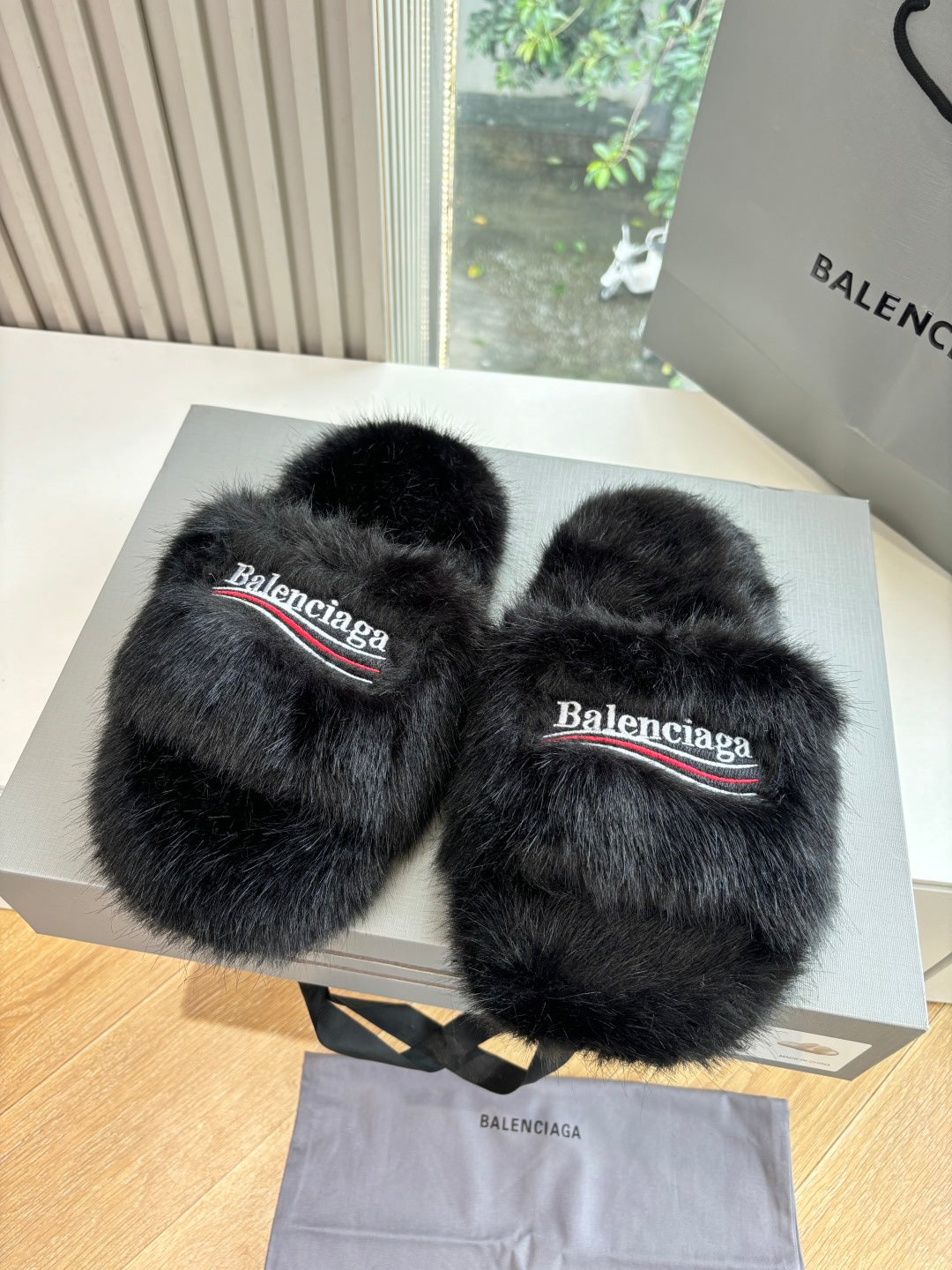 Balenciaga Slipper
