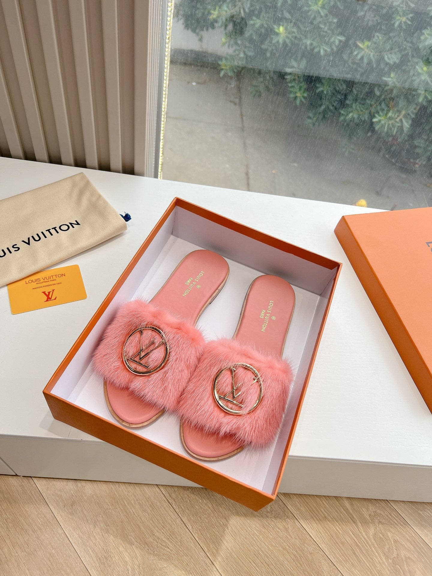 Louis Vuitton Slipper