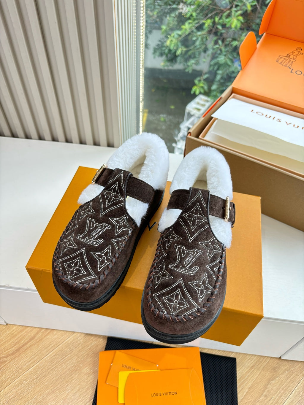 Louis Vuitton Slipper