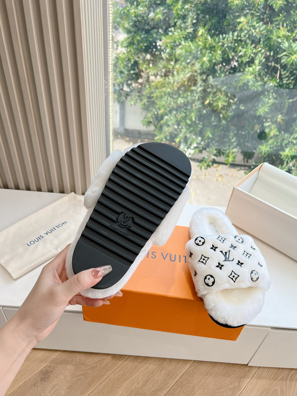 Louis Vuitton Slipper