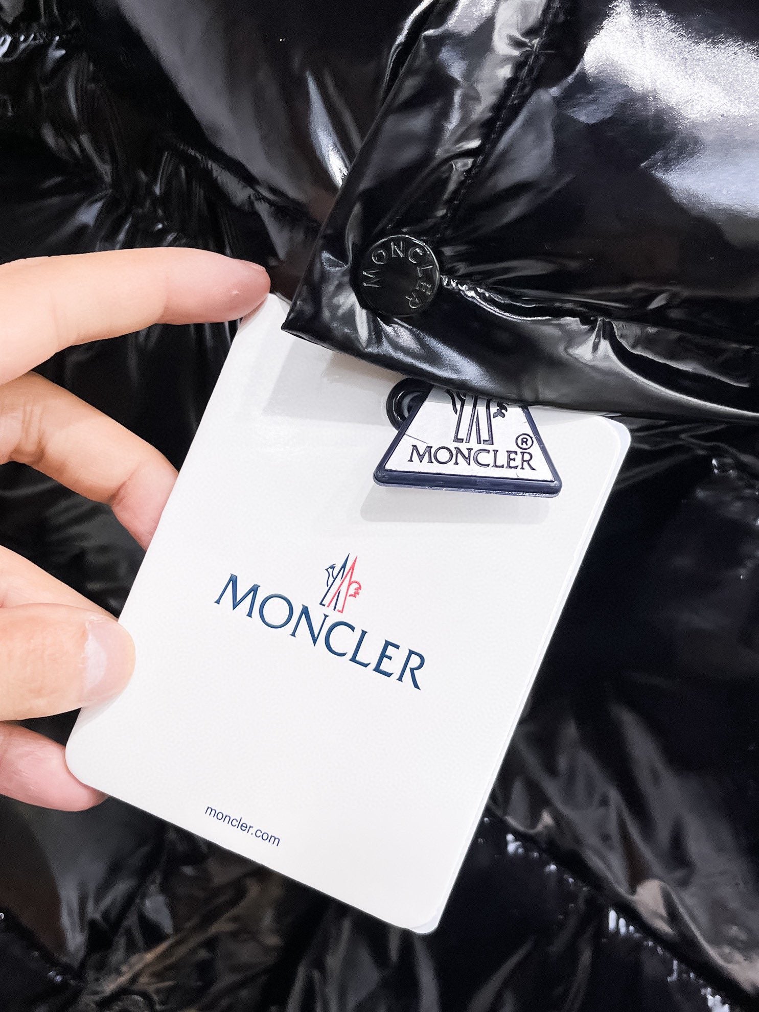 Moncler Mont Parlak