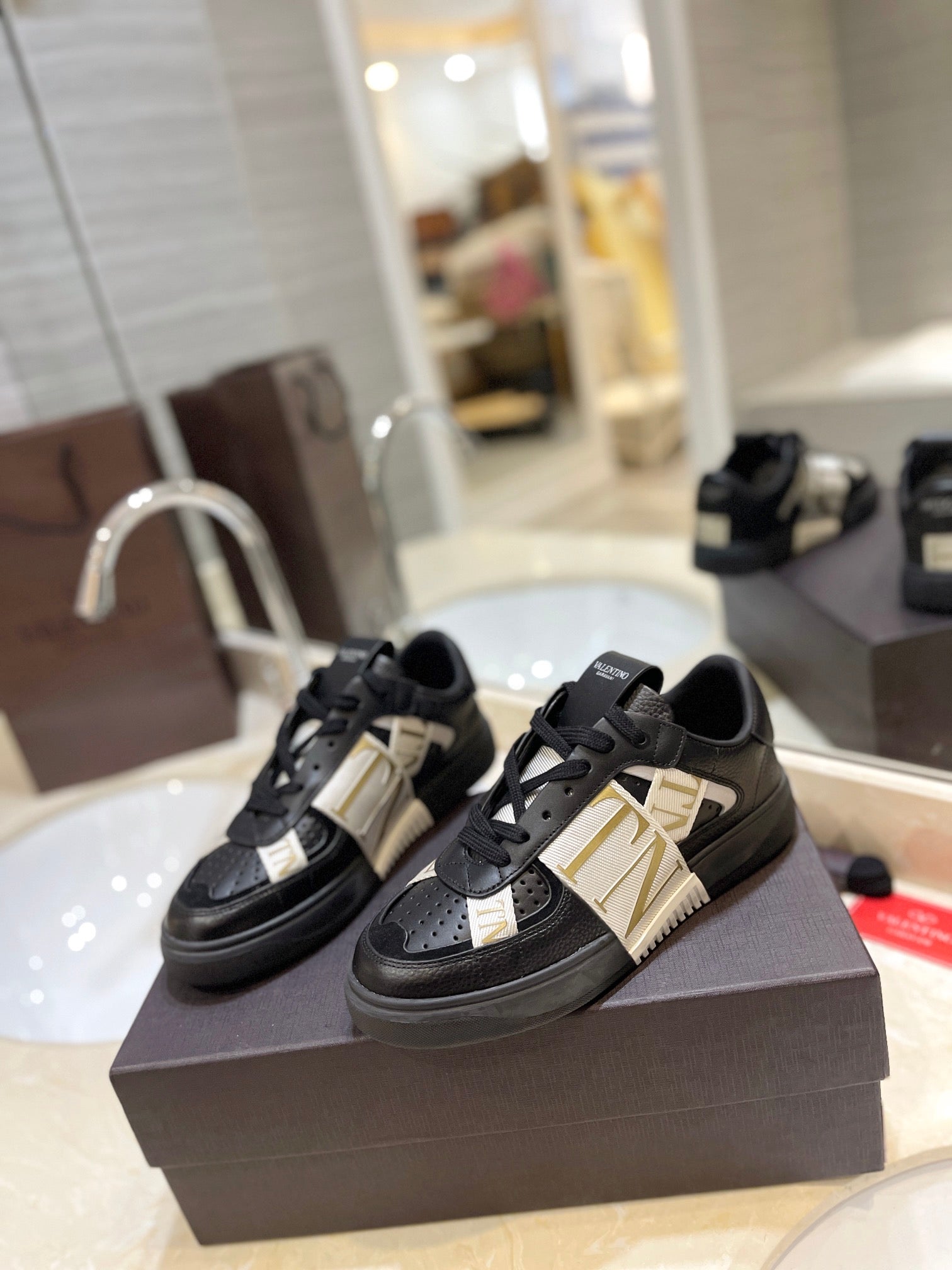 Valentino Sneaker