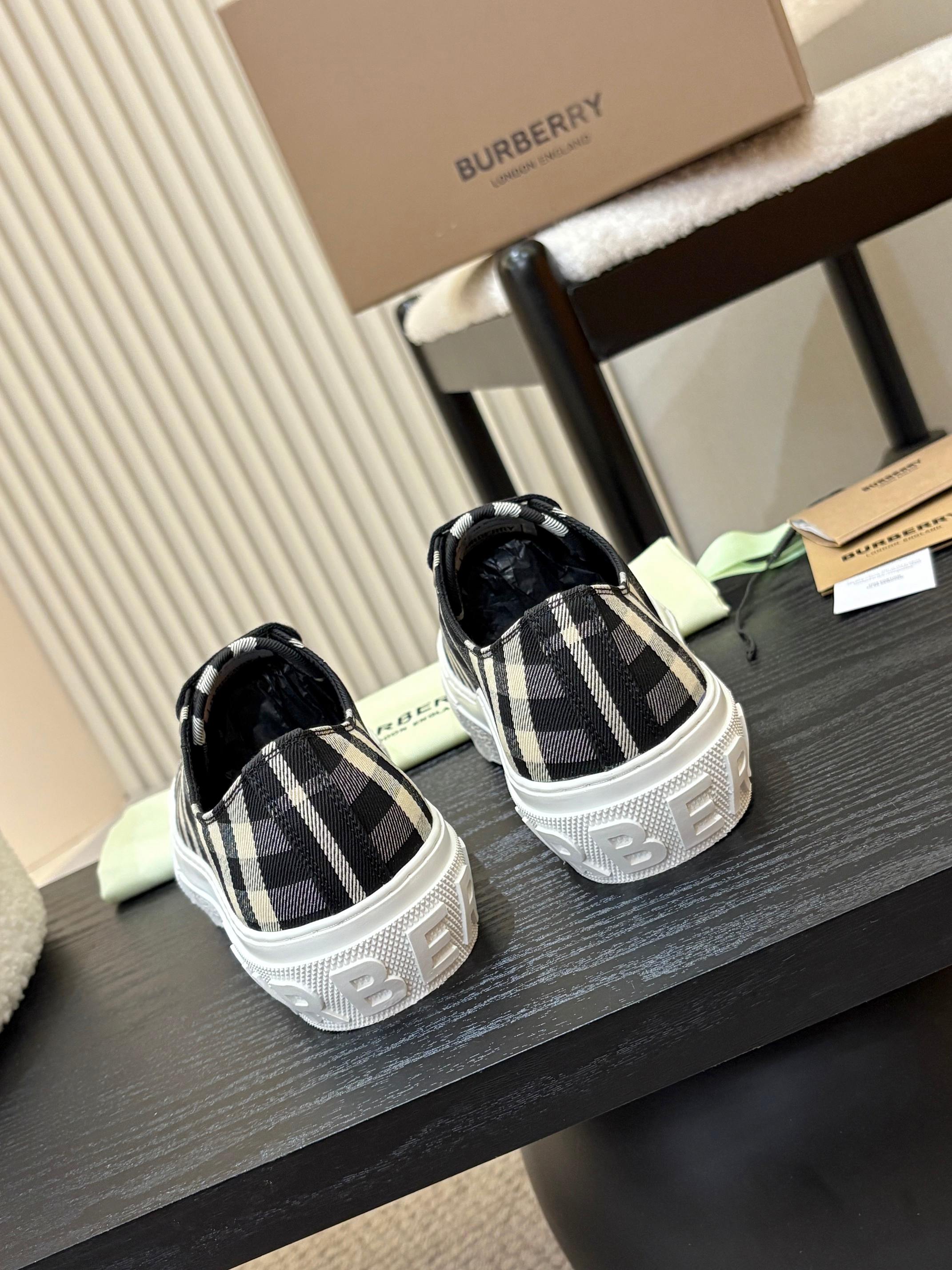 Burberry Sneaker