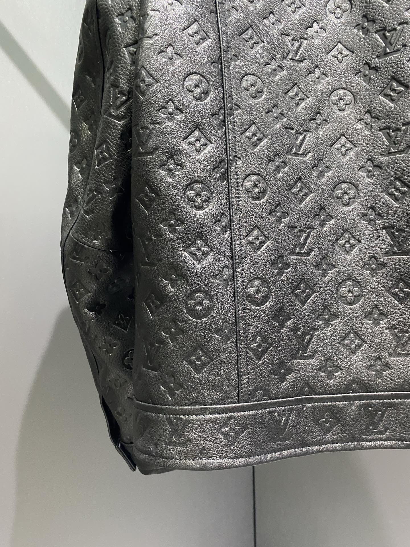 Louis Vuitton Deri Mont