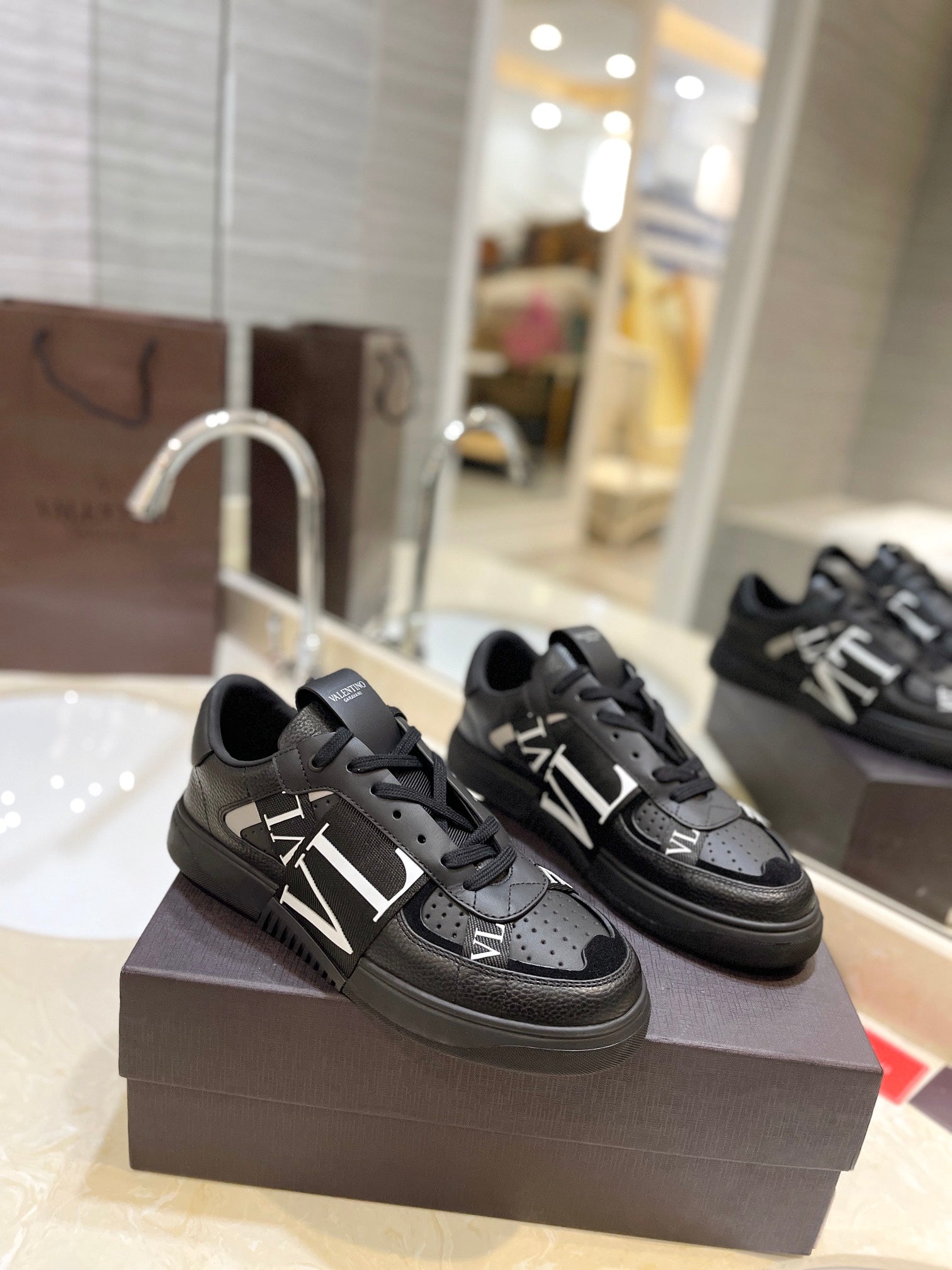 Valentino Sneaker