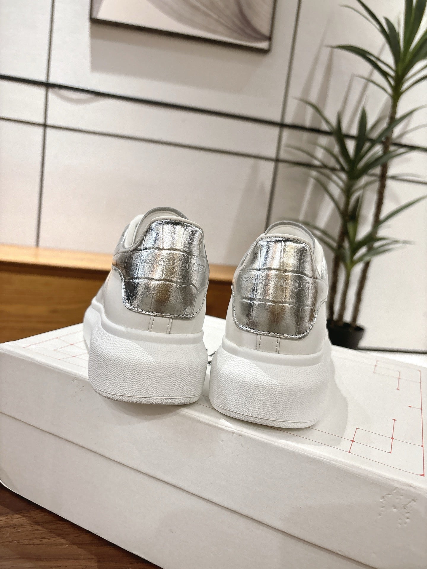 Alexander McQueen Sneaker