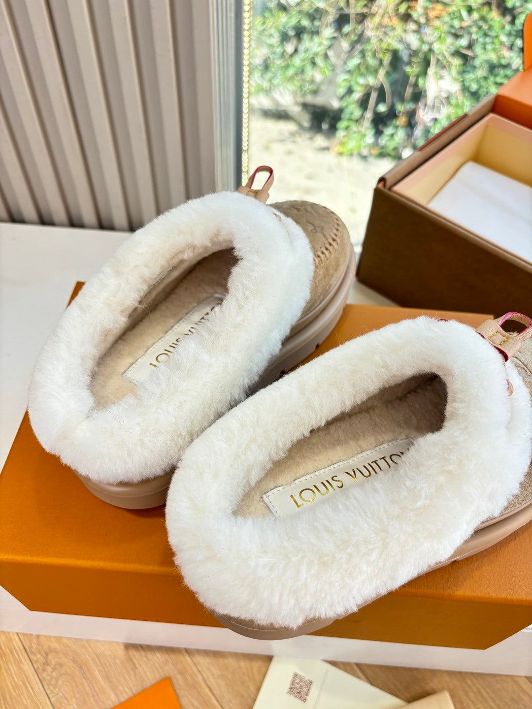 Louis Vuitton Slipper