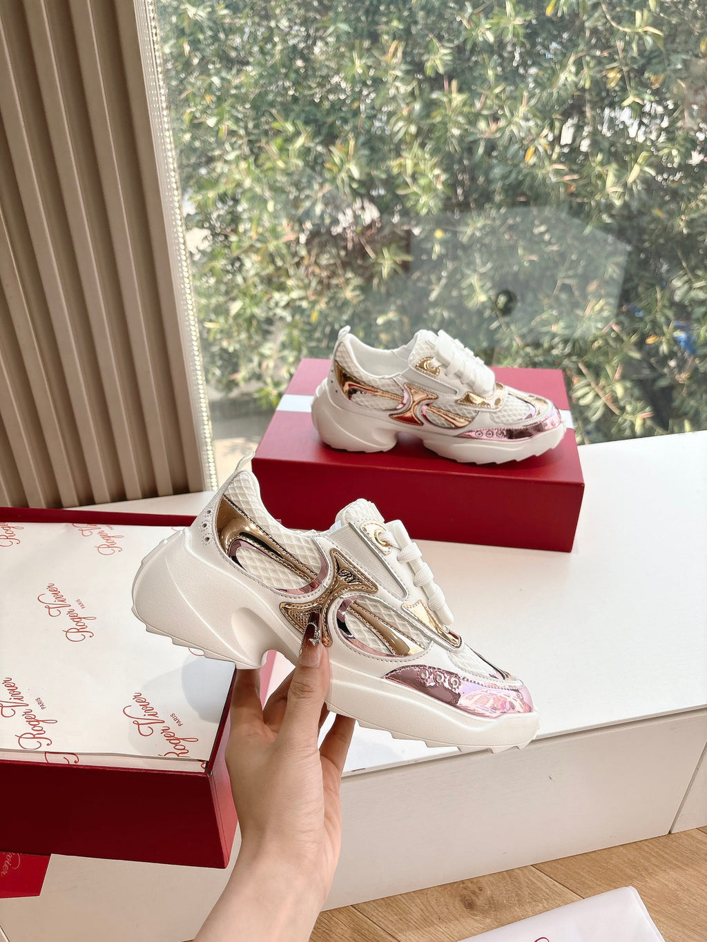 Roger Vivier Sneaker