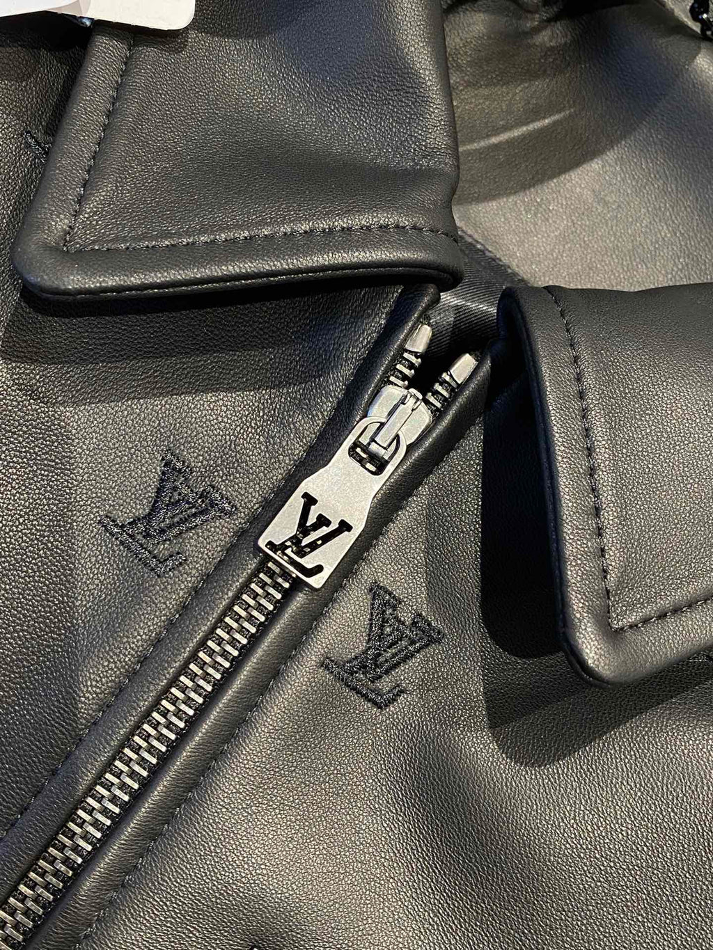 Louis Vuitton Deri Mont