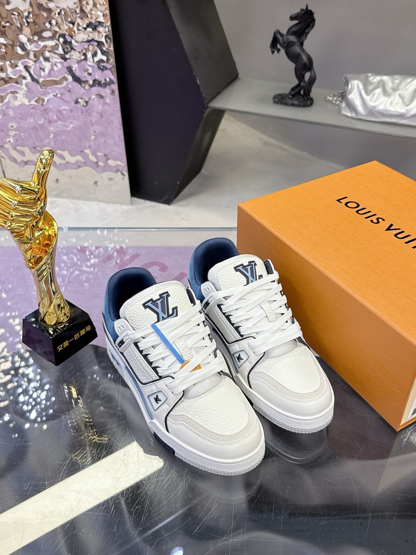 Louis Vuitton Sneaker