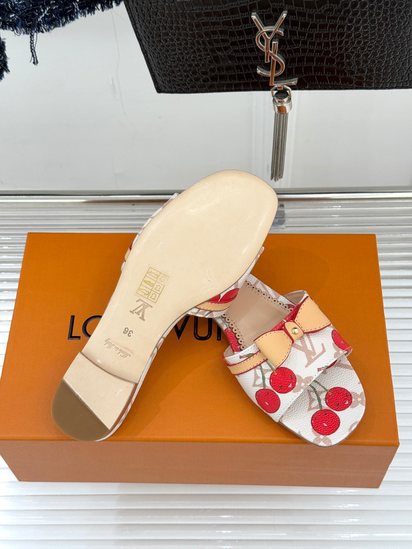 Louis Vuitton Slipper