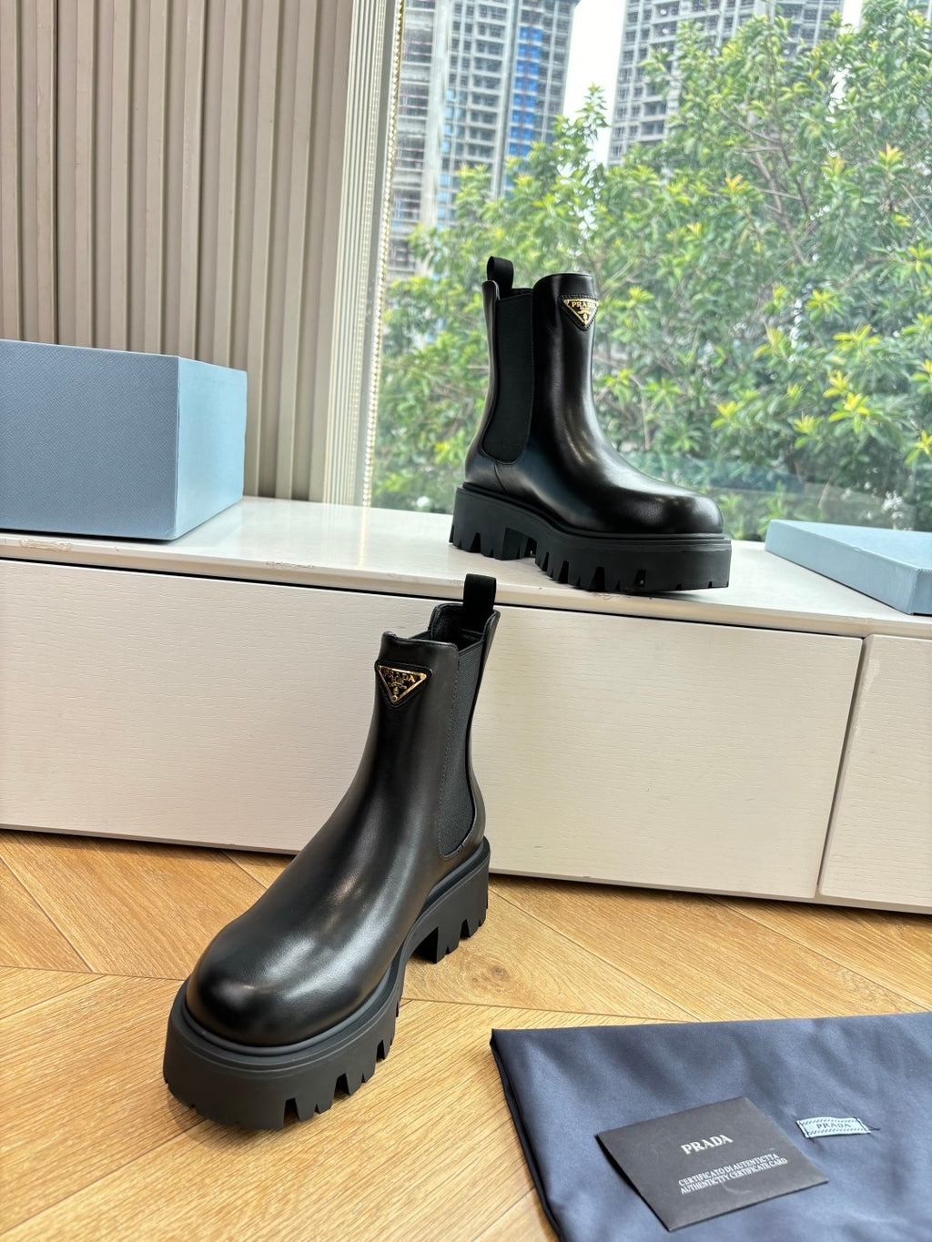 Prada Deri Çizme