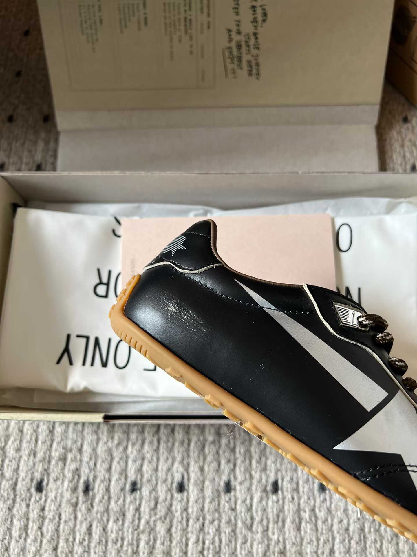 Golden Goose Sneaker