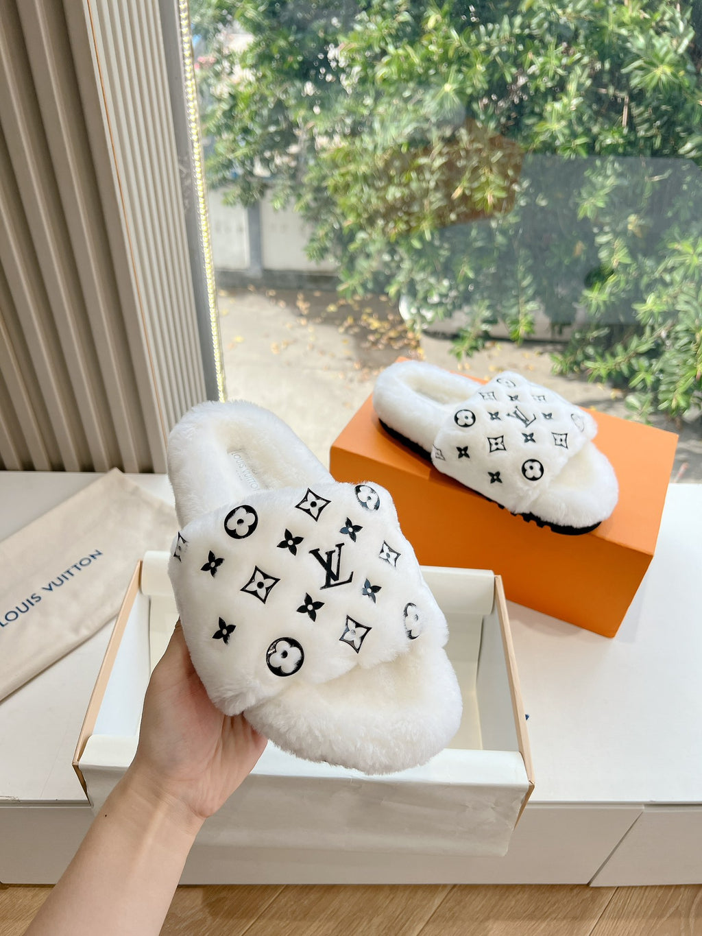 Louis Vuitton Slipper
