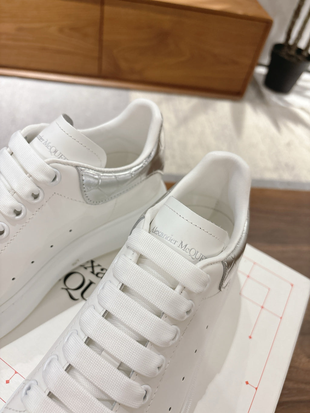 Alexander McQueen Sneaker