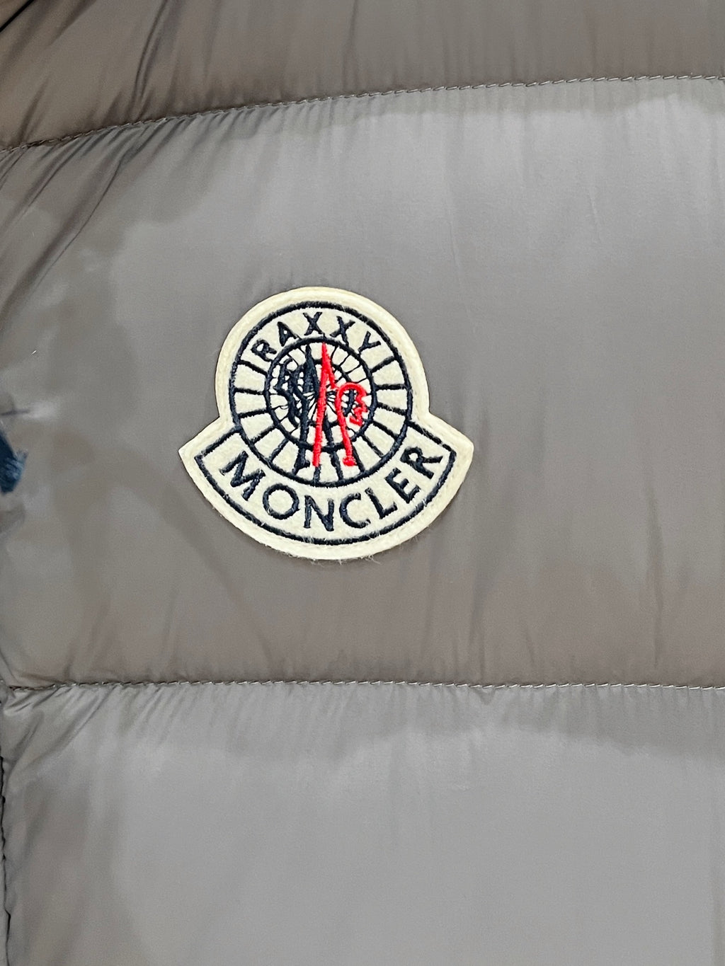 Moncler Yelek