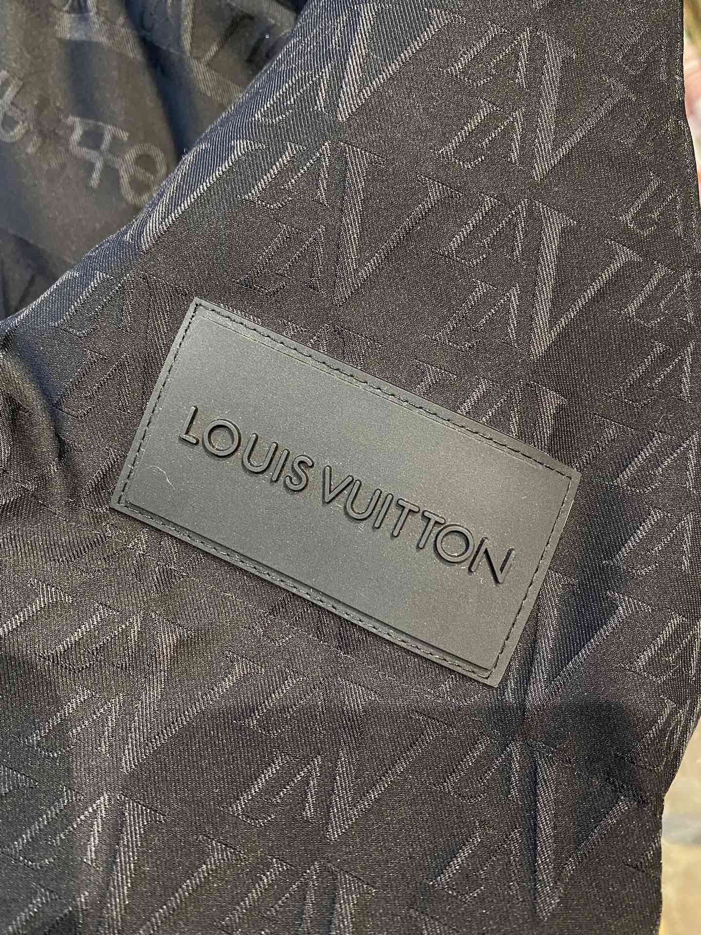 Louis Vuitton Mont