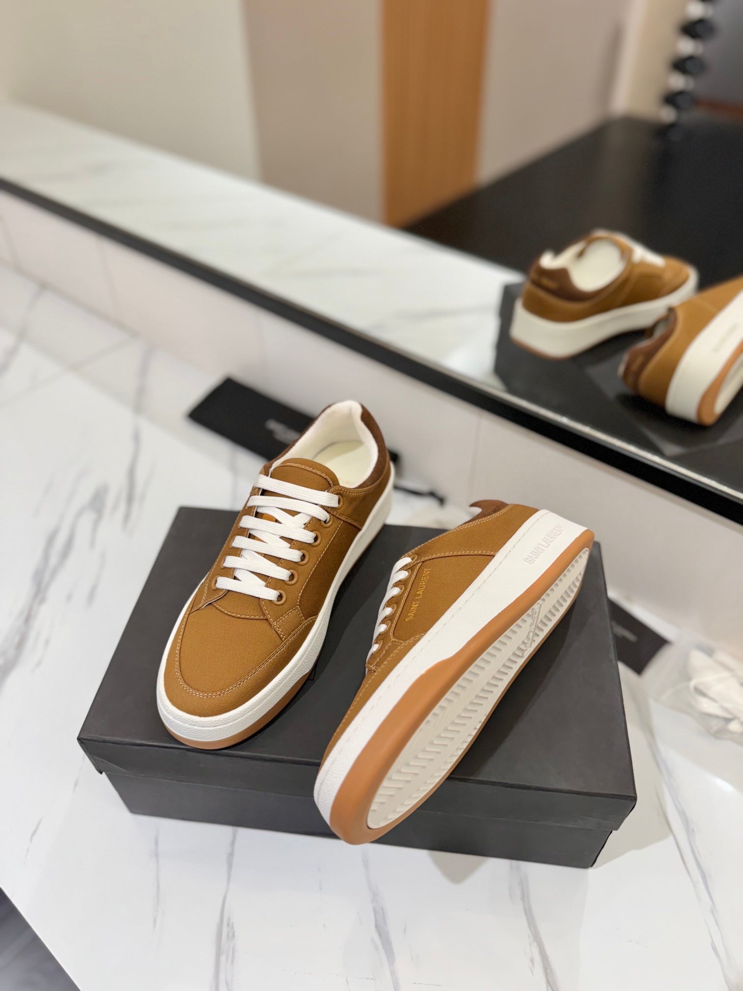 Saint Laurent Sneaker