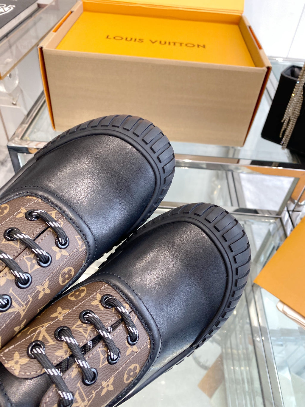 Louis Vuitton Sneaker