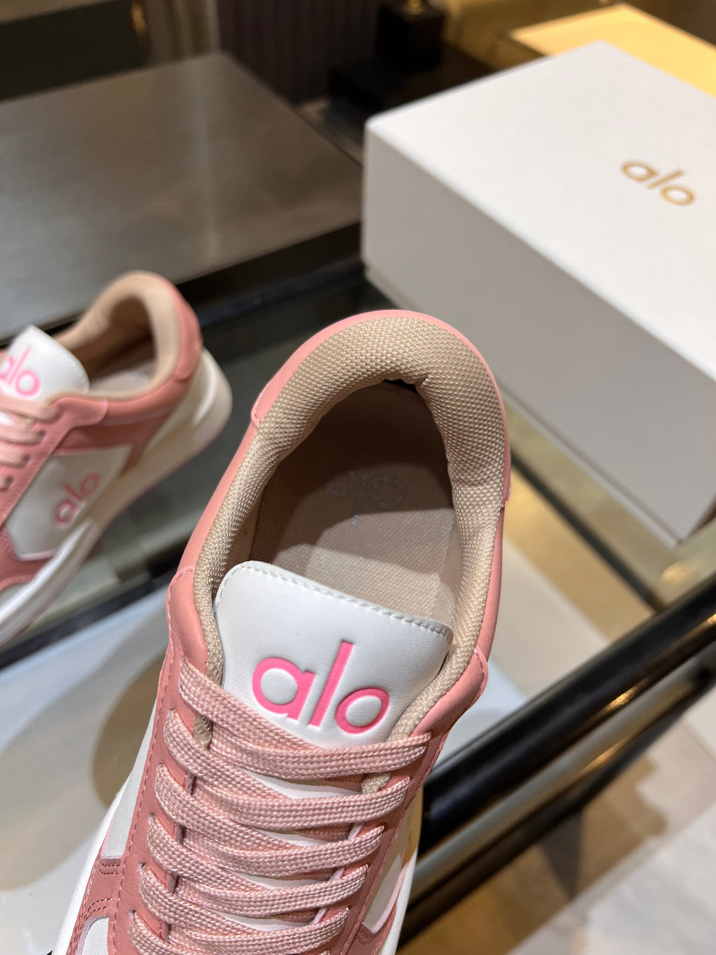 Alo Sneaker