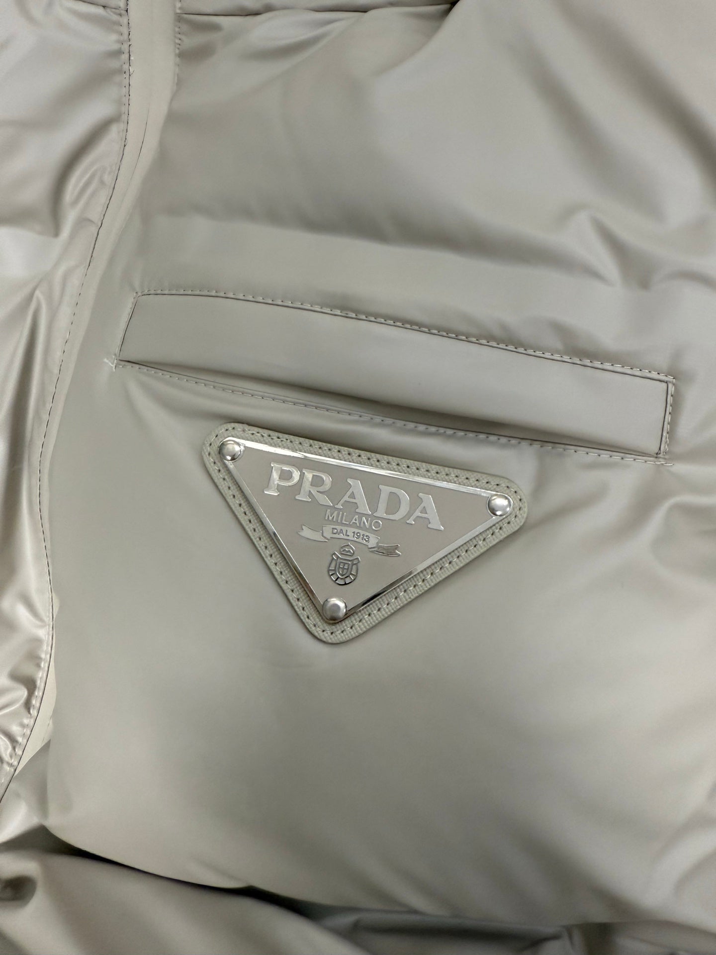 Prada Mont