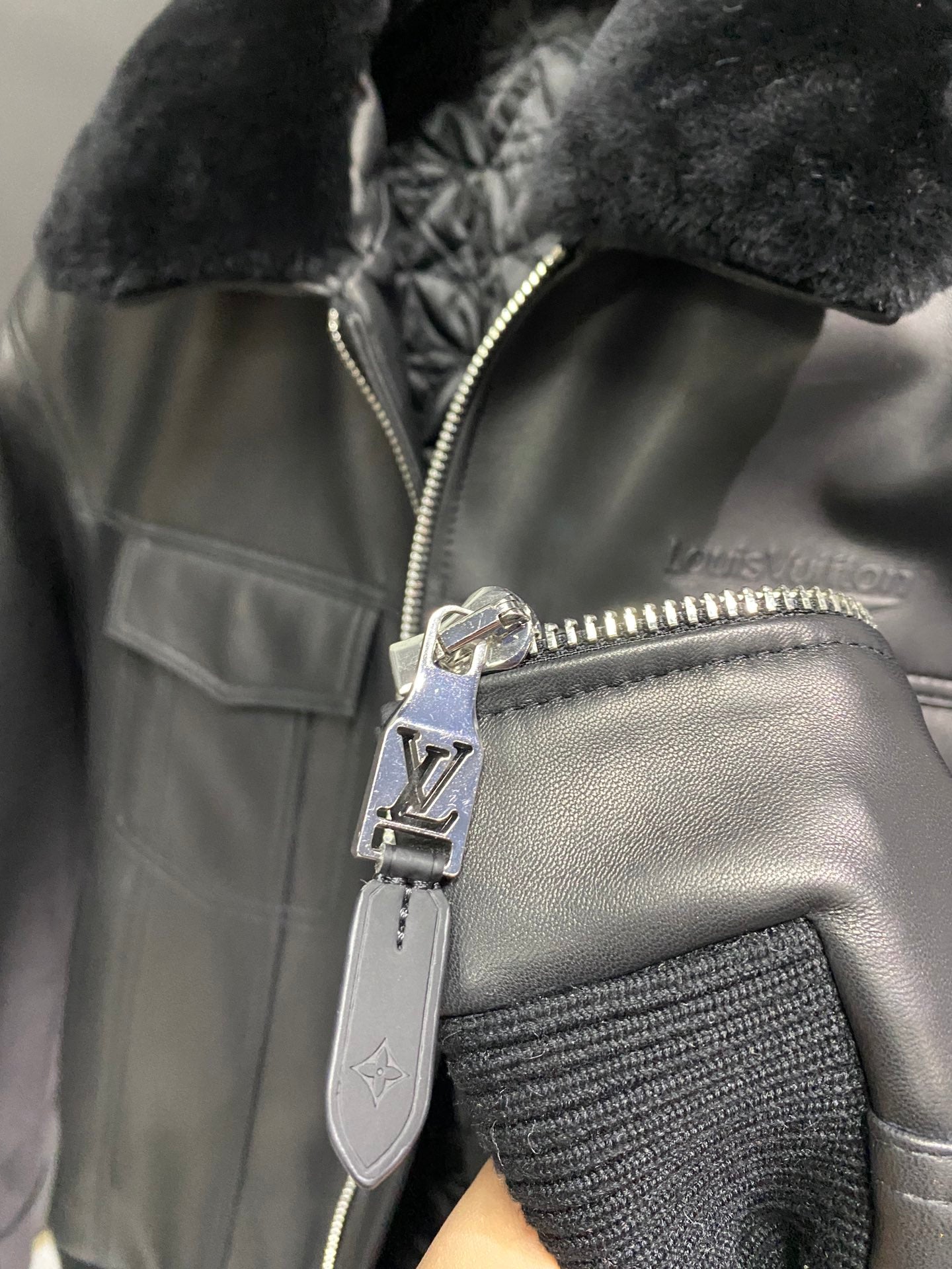 Louis Vuitton Deri Mont