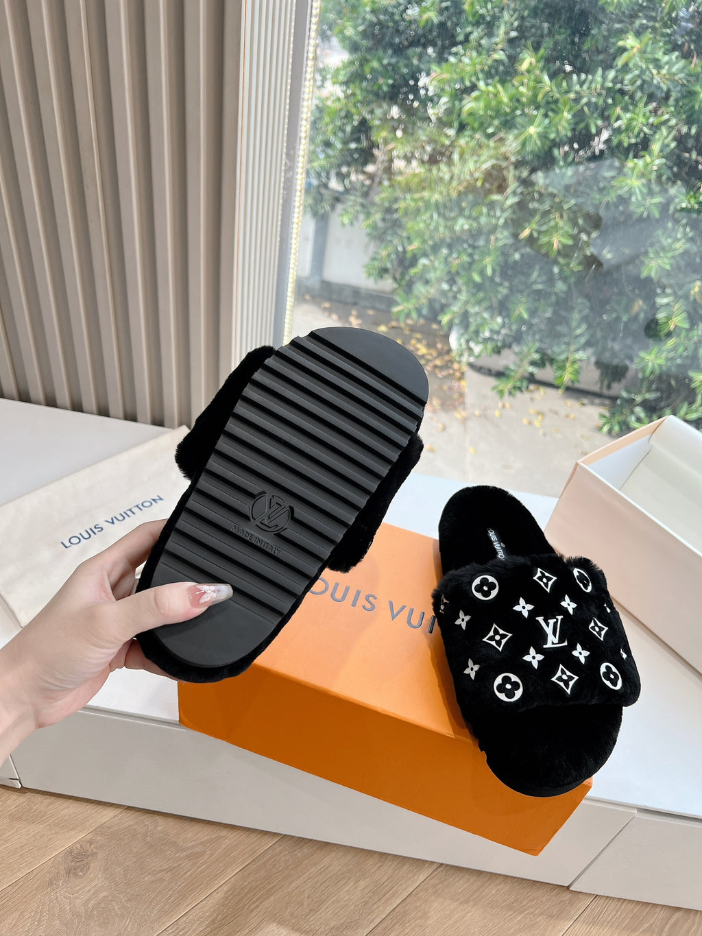 Louis Vuitton Slipper