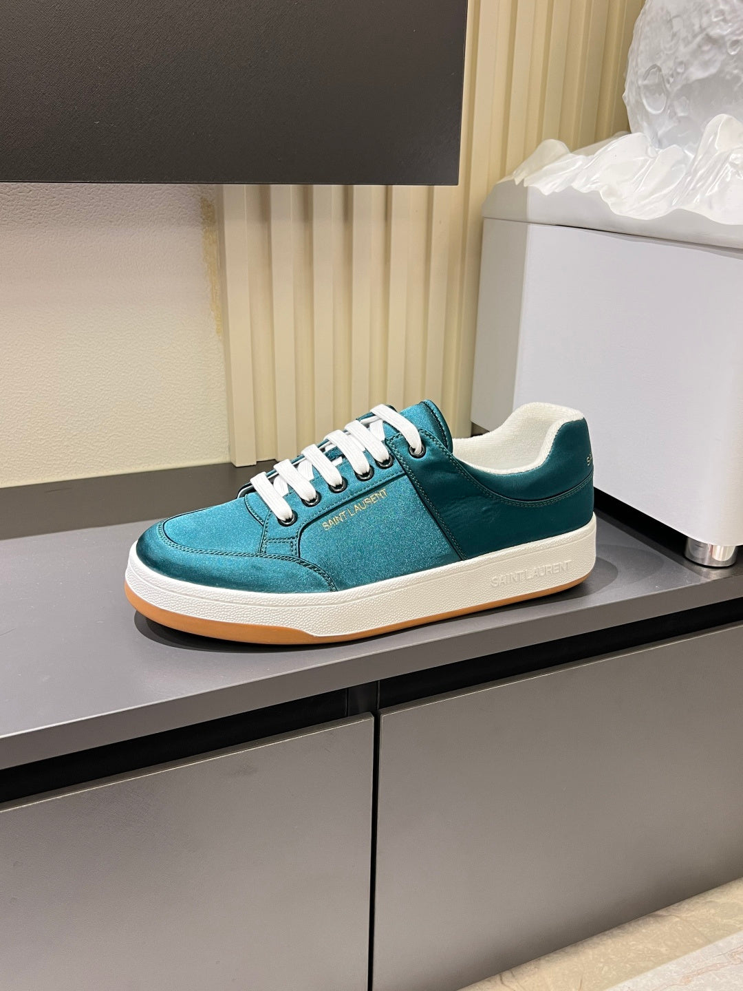 Yves Saint Laurent Sneaker