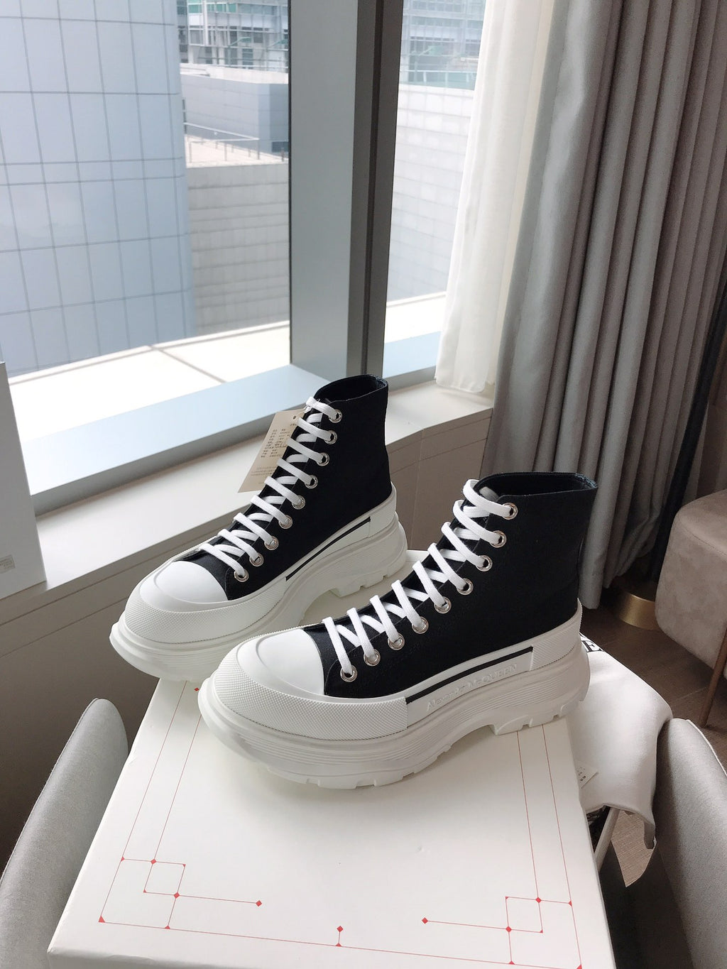 Alexander McQueen Bot