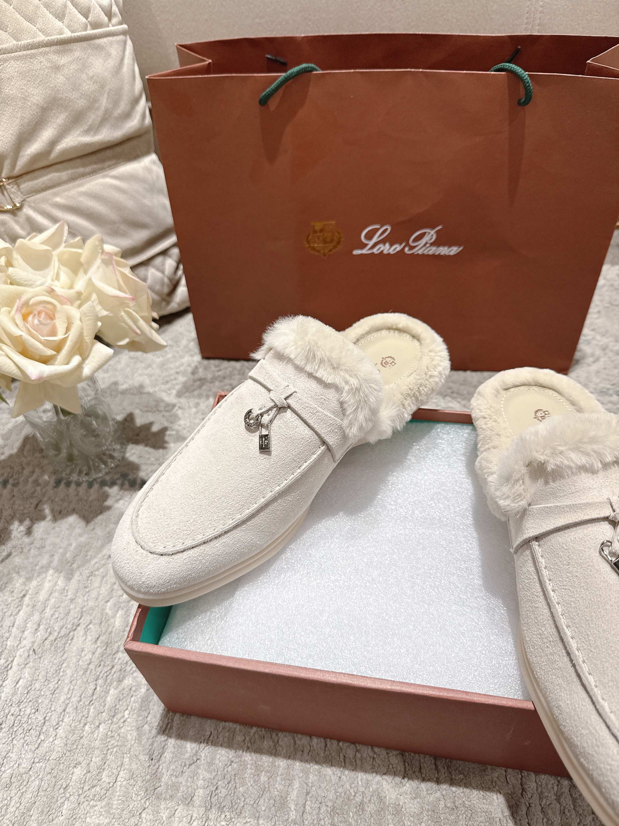 Loro Piana Slipper
