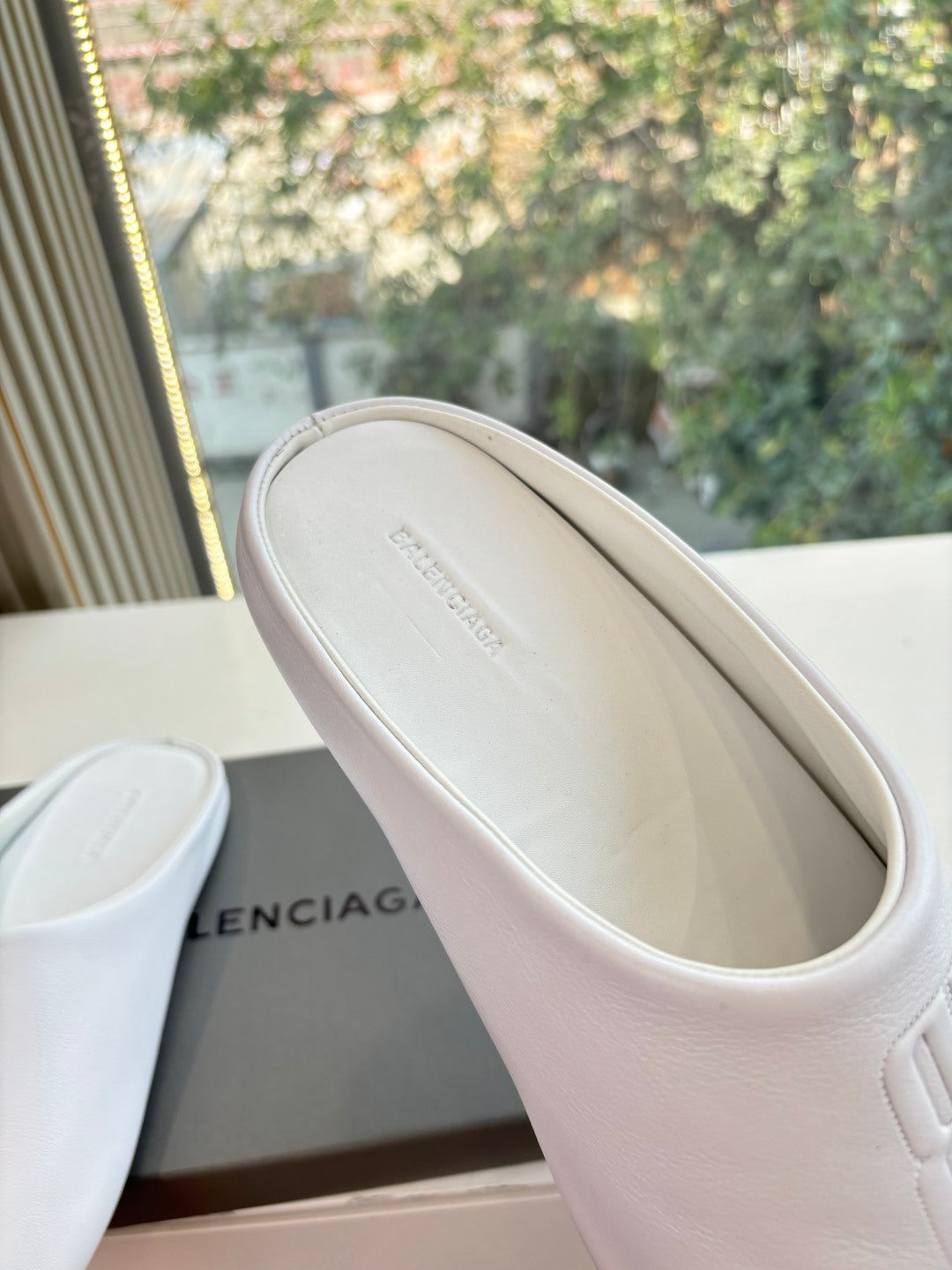 Balenciaga Slipper