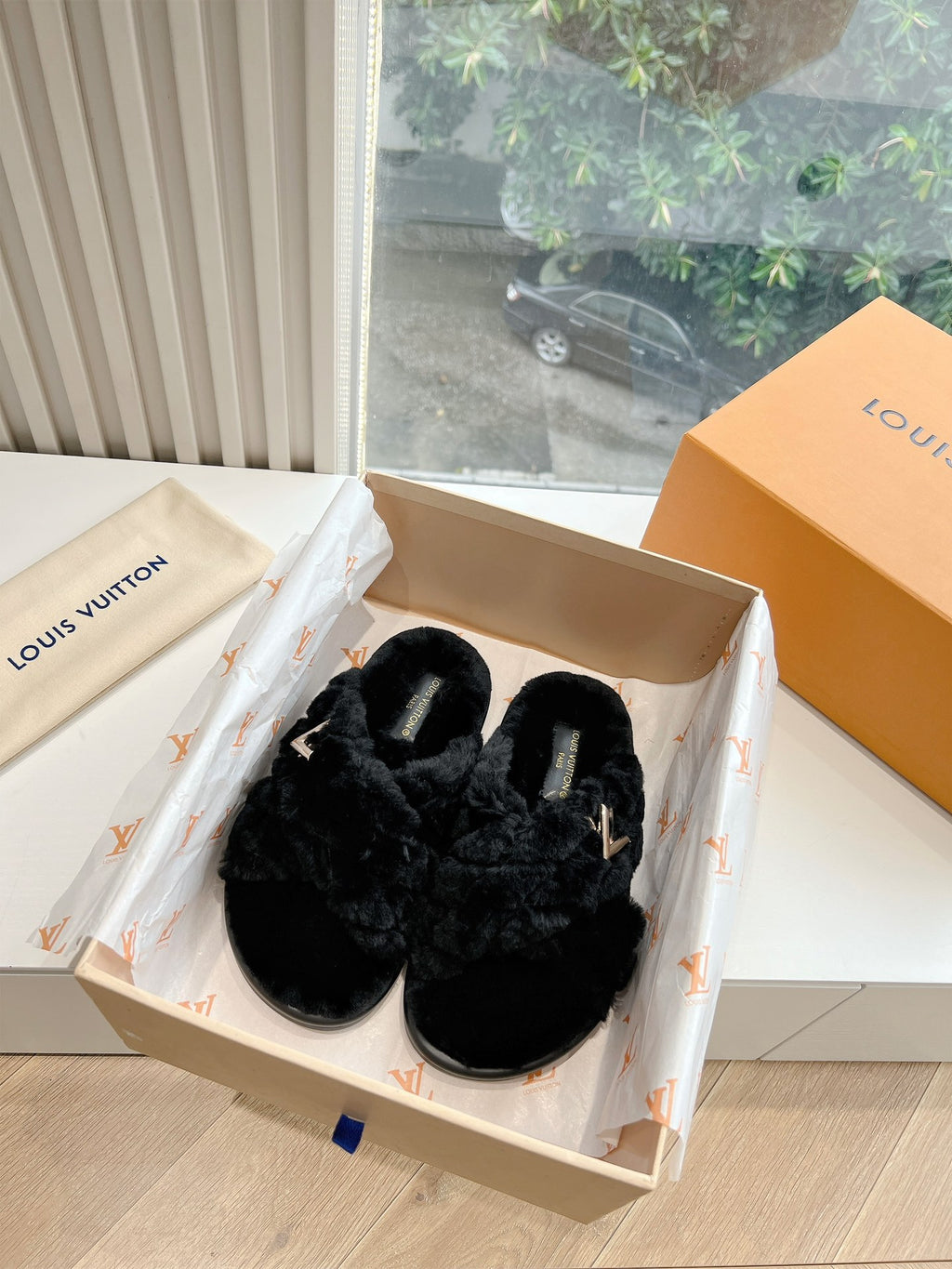 Louis Vuitton Slipper