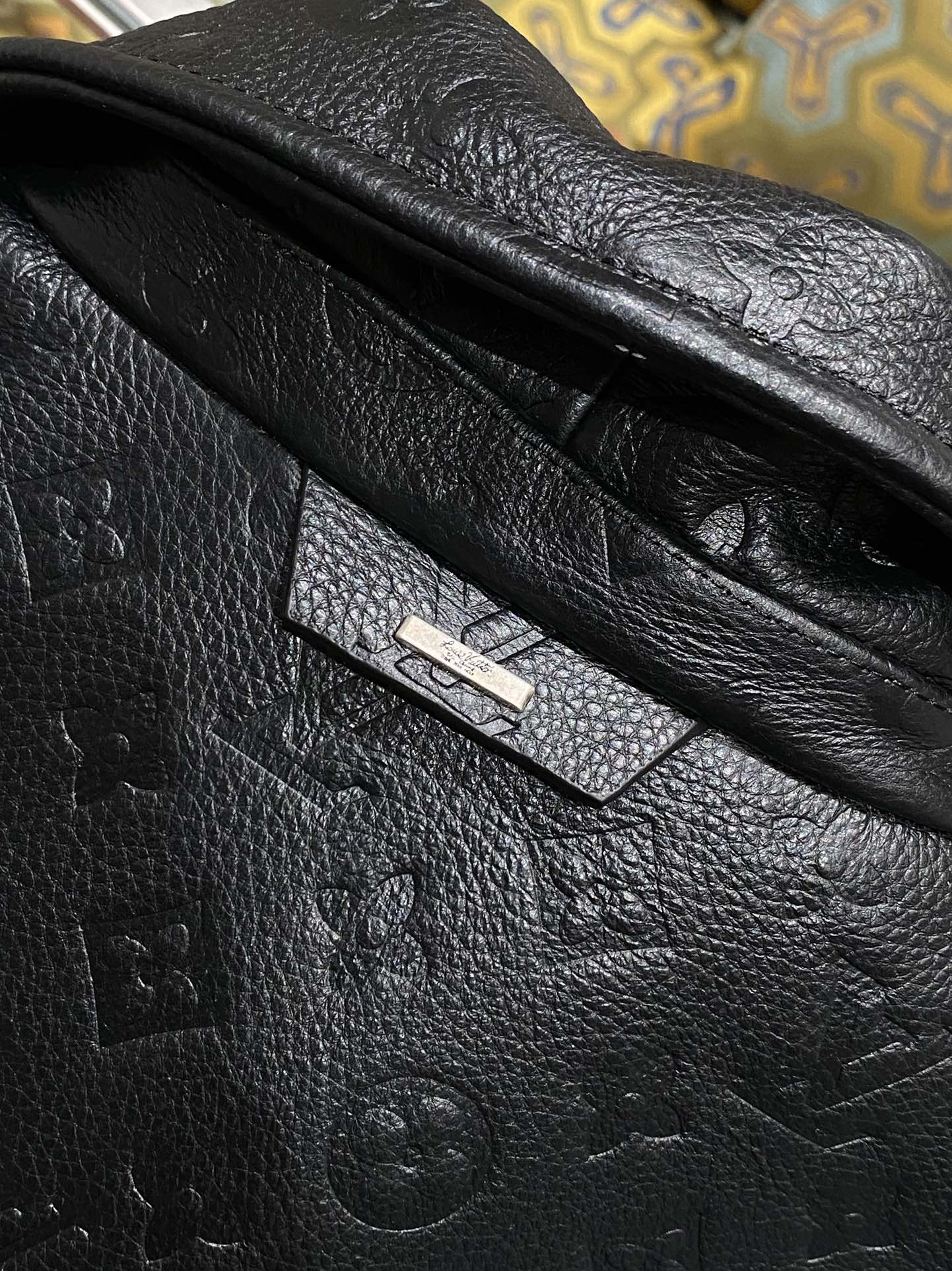 Louis Vuitton Deri Mont