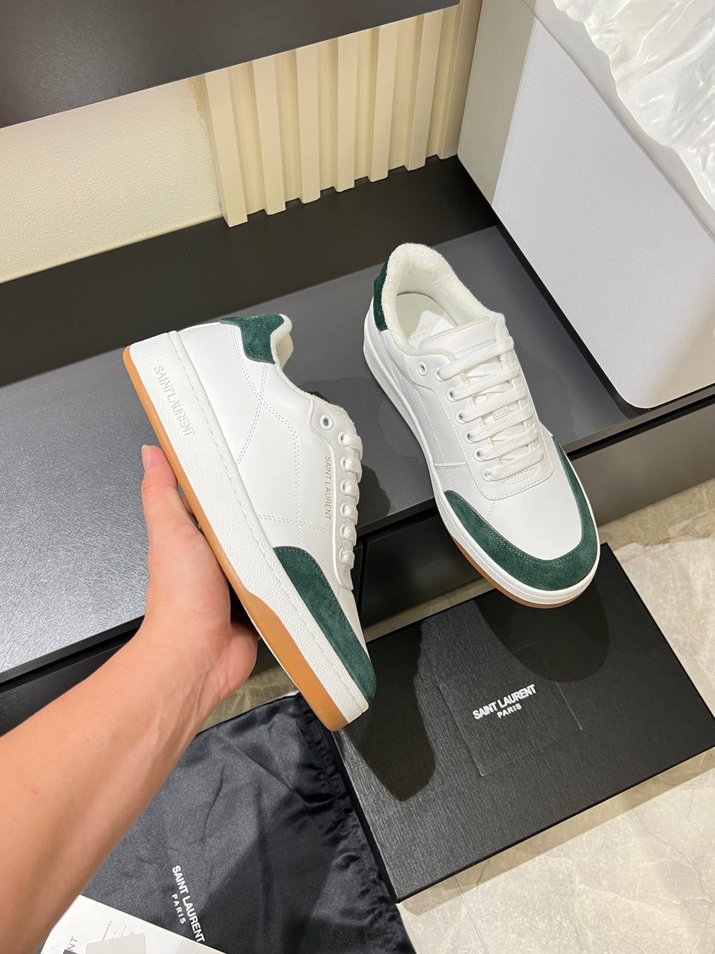 Yves Saint Laurent Sneaker