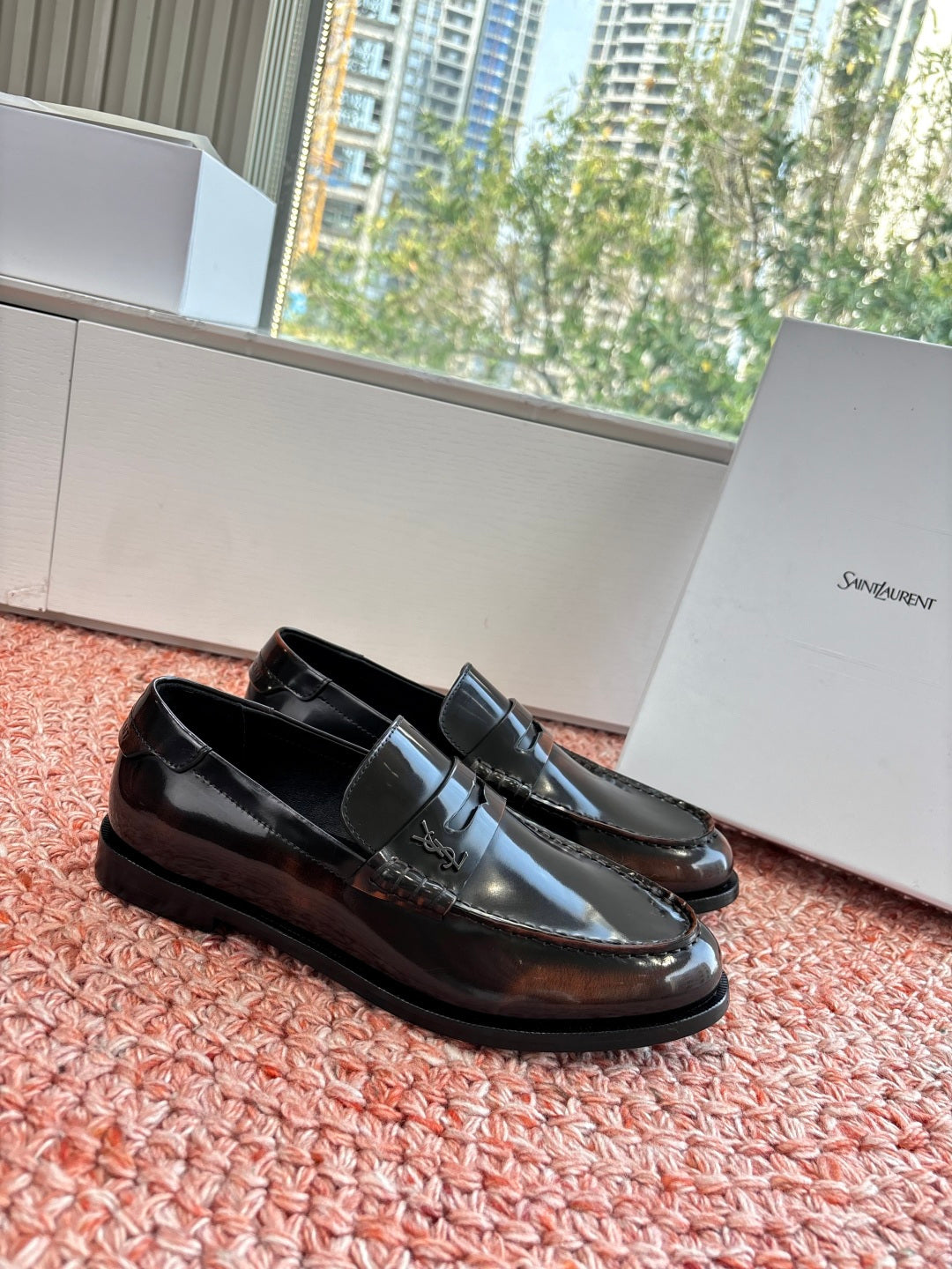 Yves Saint Laurent Loafer