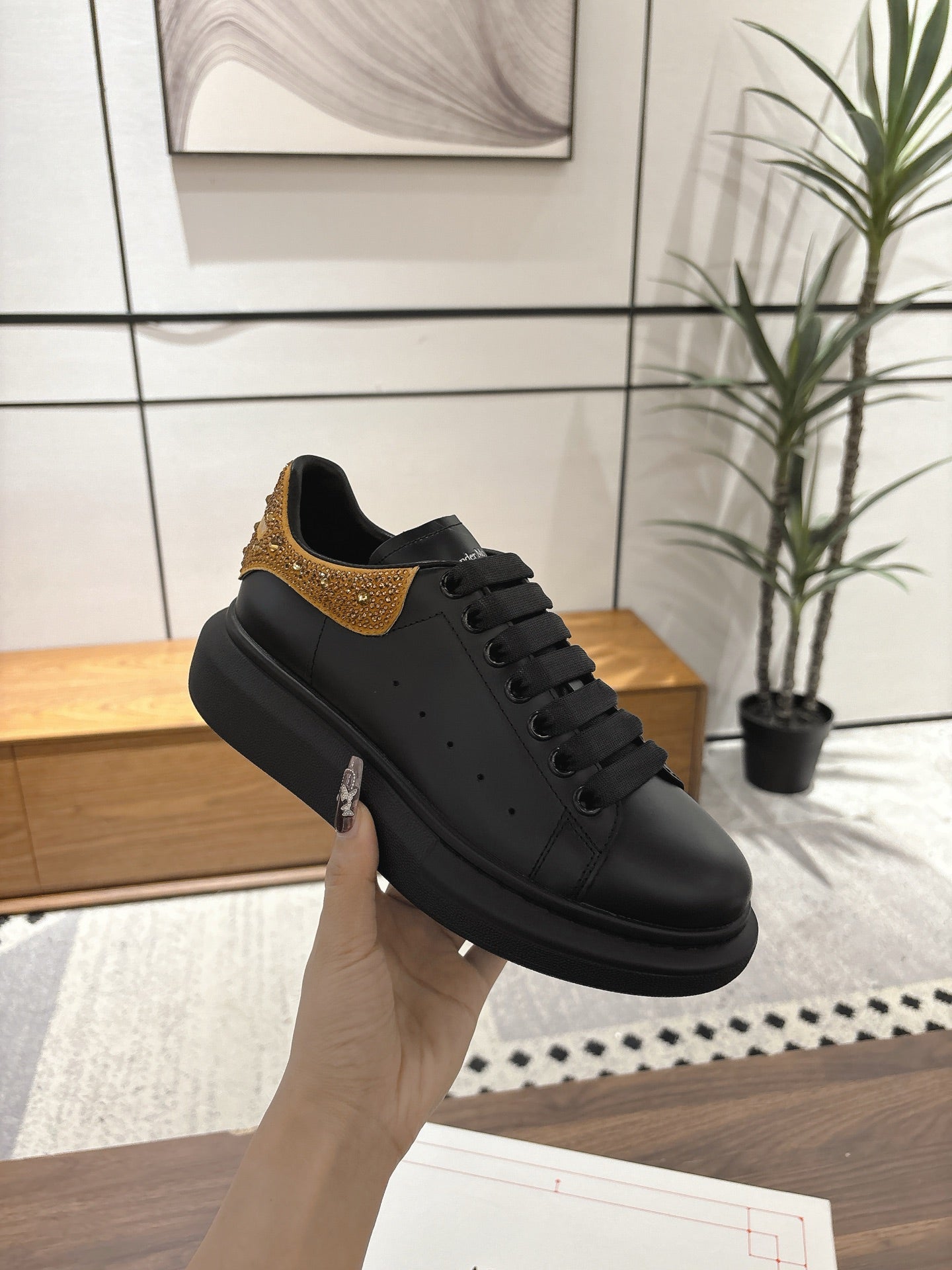 Alexander McQueen Sneaker