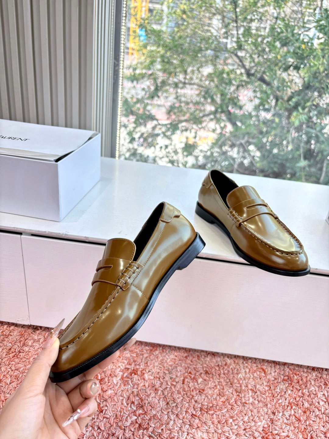 Yves Saint Laurent Loafer