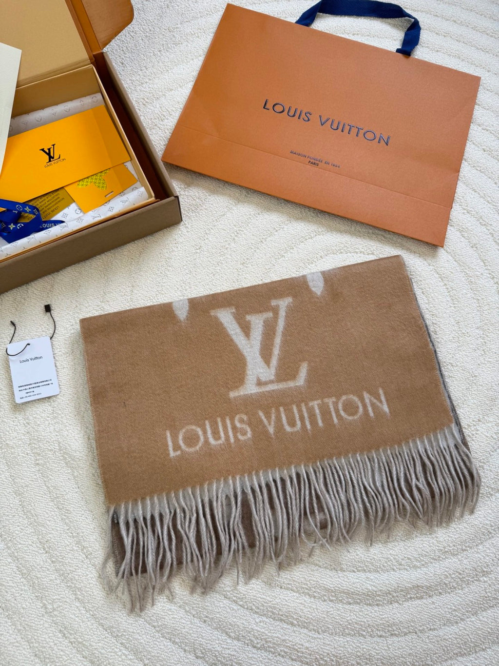 Louis Vuitton Atkı