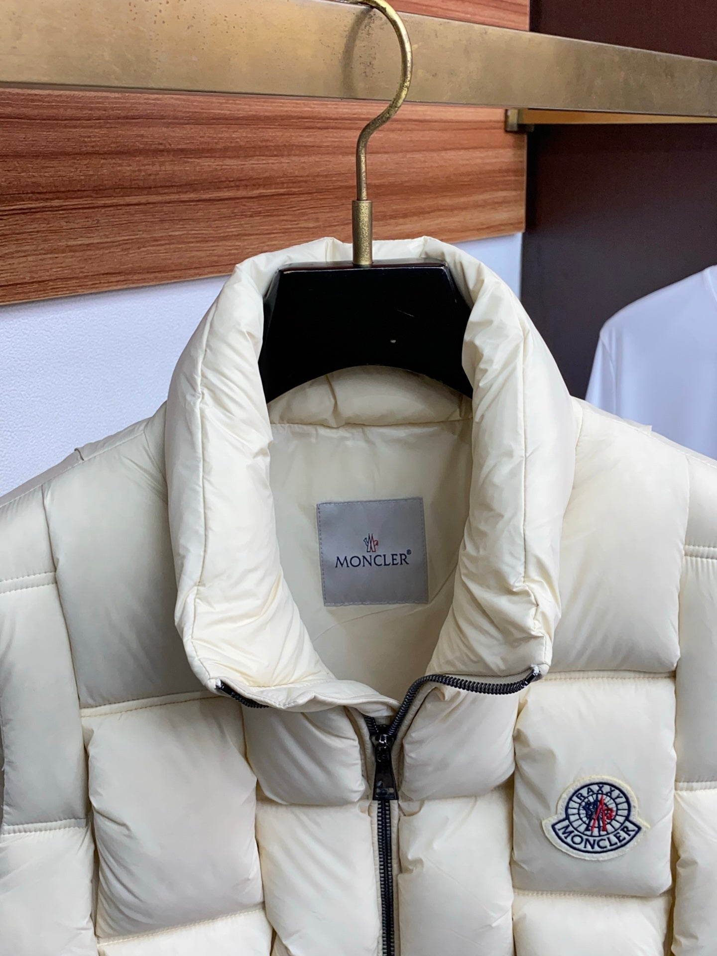 Moncler Yelek