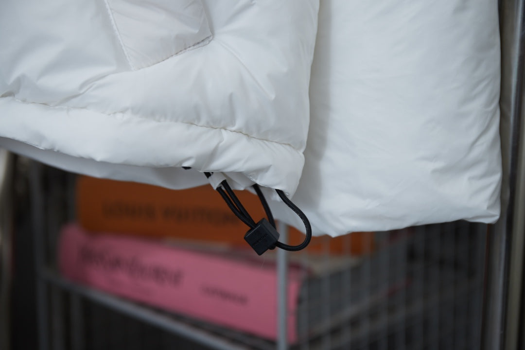 Balenciaga Mont Unisex