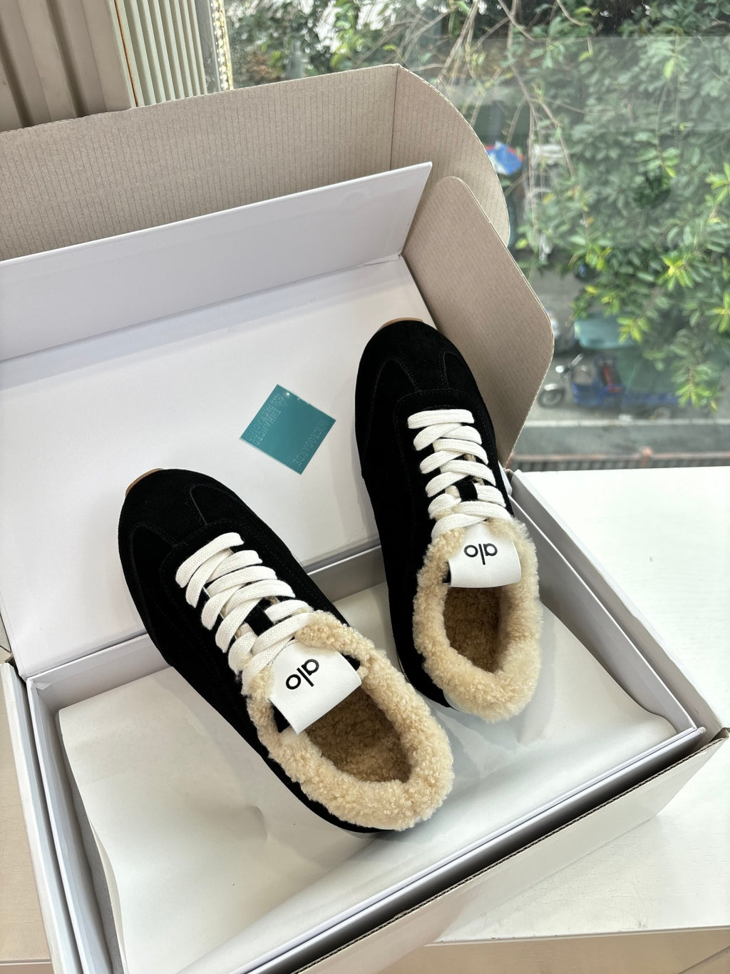 Alo Yoga Sneaker